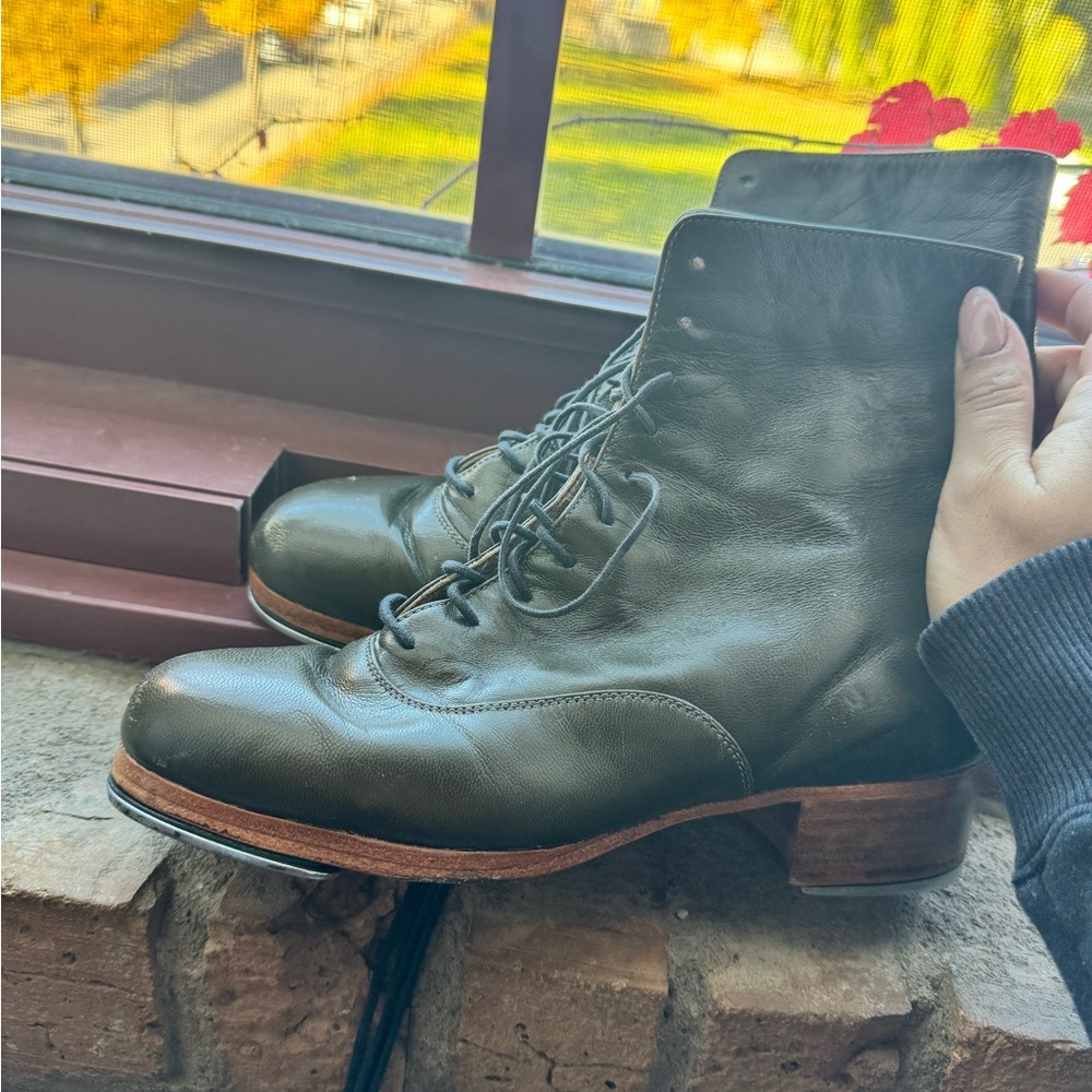 Capezio K360 Olive boots